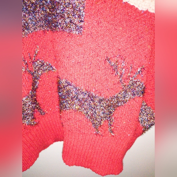 Christmas 🎄 Sweater - Picture 2 of 3